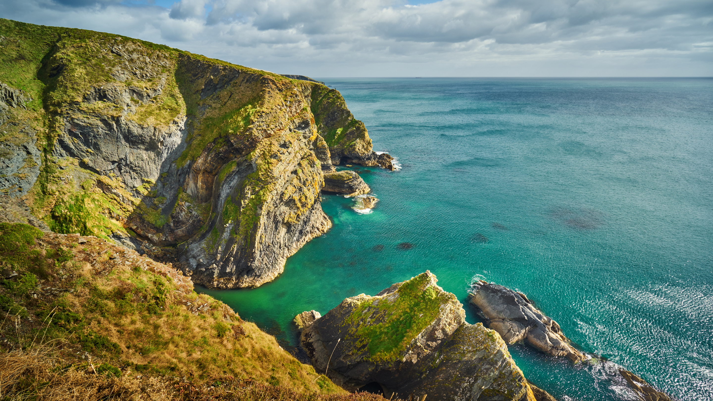 Cork, İrlanda’dan bir kıyı manzarası.