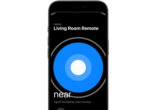 iPhone die wordt gebruikt om Siri Remote te zoeken